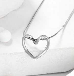 Elegant heart pendant chain