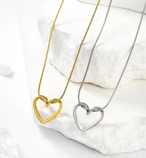 Elegant heart pendant chain