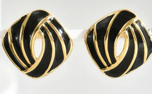 563gba. black / gold earrings
