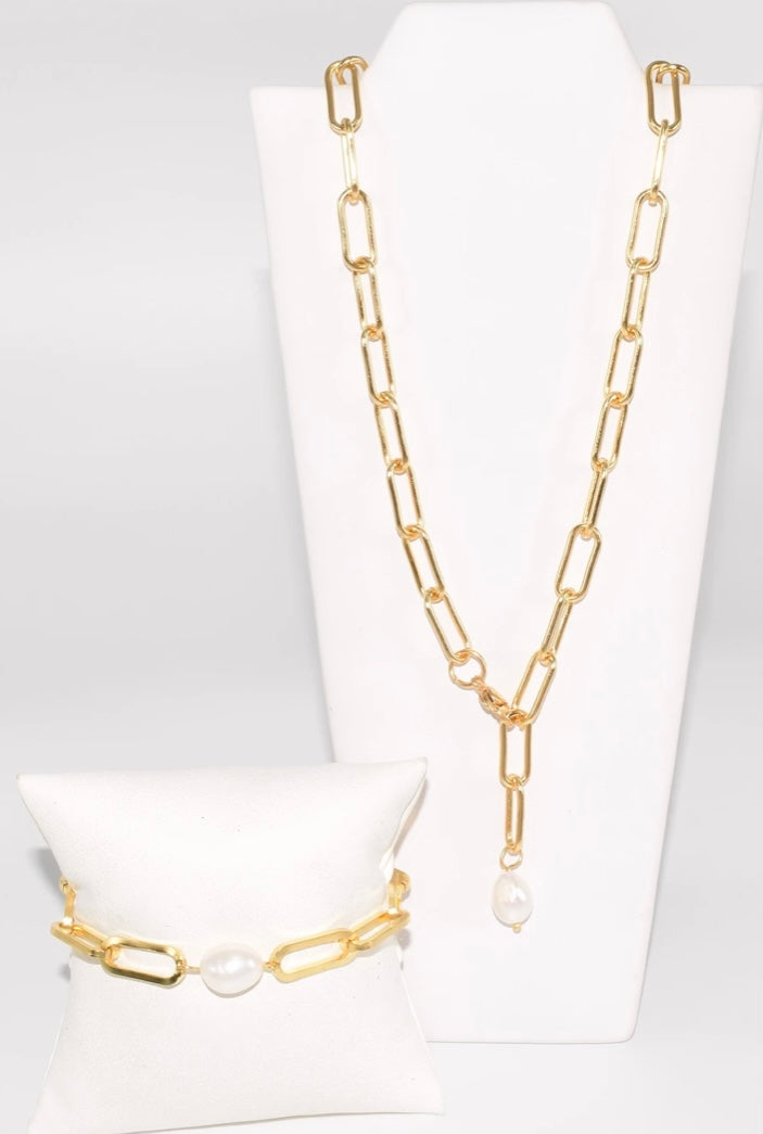 GD LINKED PEARL NECKLACE