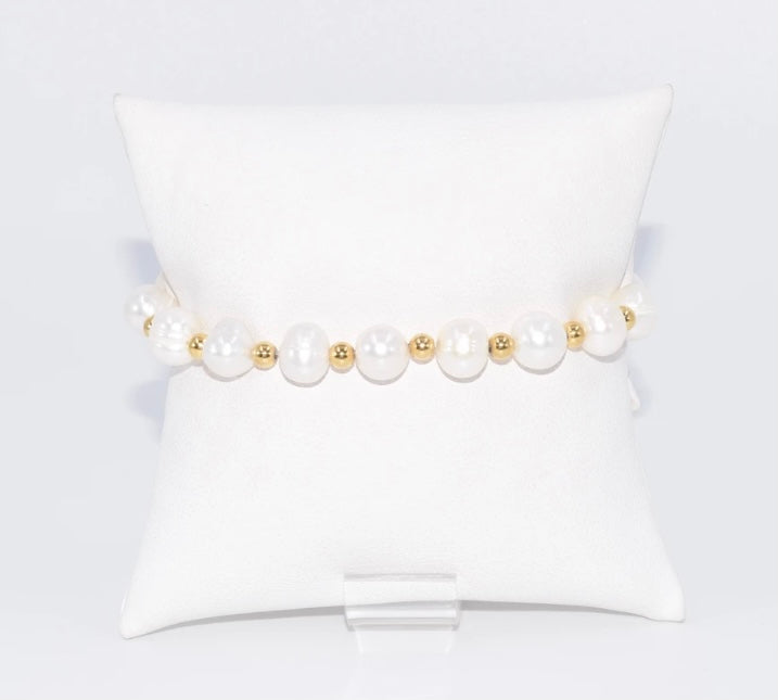 GD Pearls Bracelet